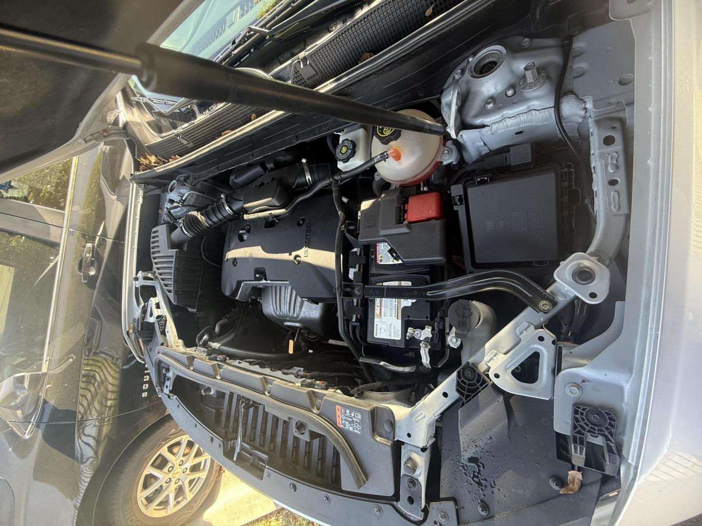 2020 Silver Gmc Acadia (1GKKNKLA4LZ) , located at 2401 E Main St., Grand Prairie, TX, 75050, (972) 262-4440, 32.748981, -96.969643 - Photo#11