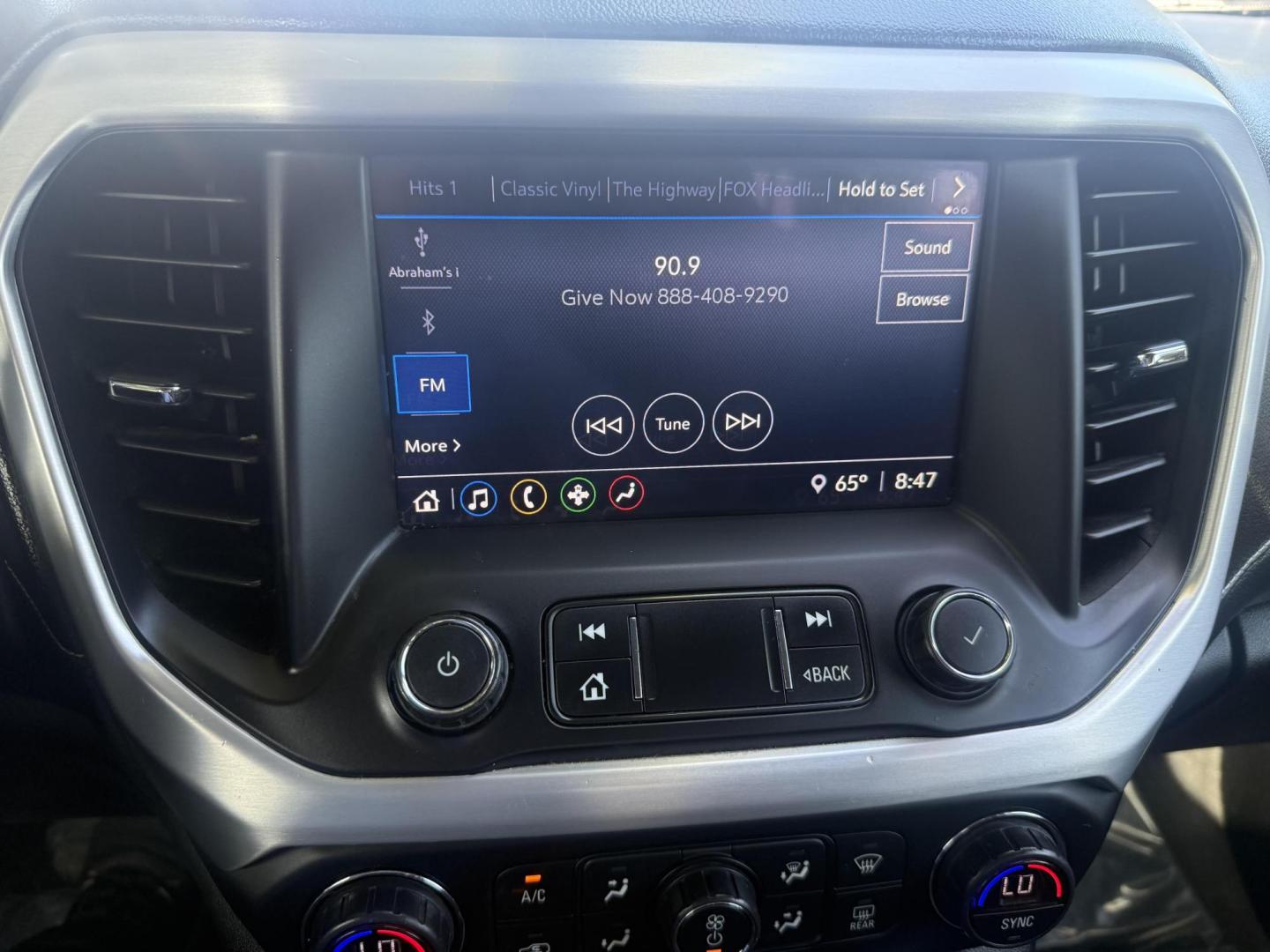 2020 Silver Gmc Acadia (1GKKNKLA4LZ) , located at 2401 E Main St., Grand Prairie, TX, 75050, (972) 262-4440, 32.748981, -96.969643 - Photo#13