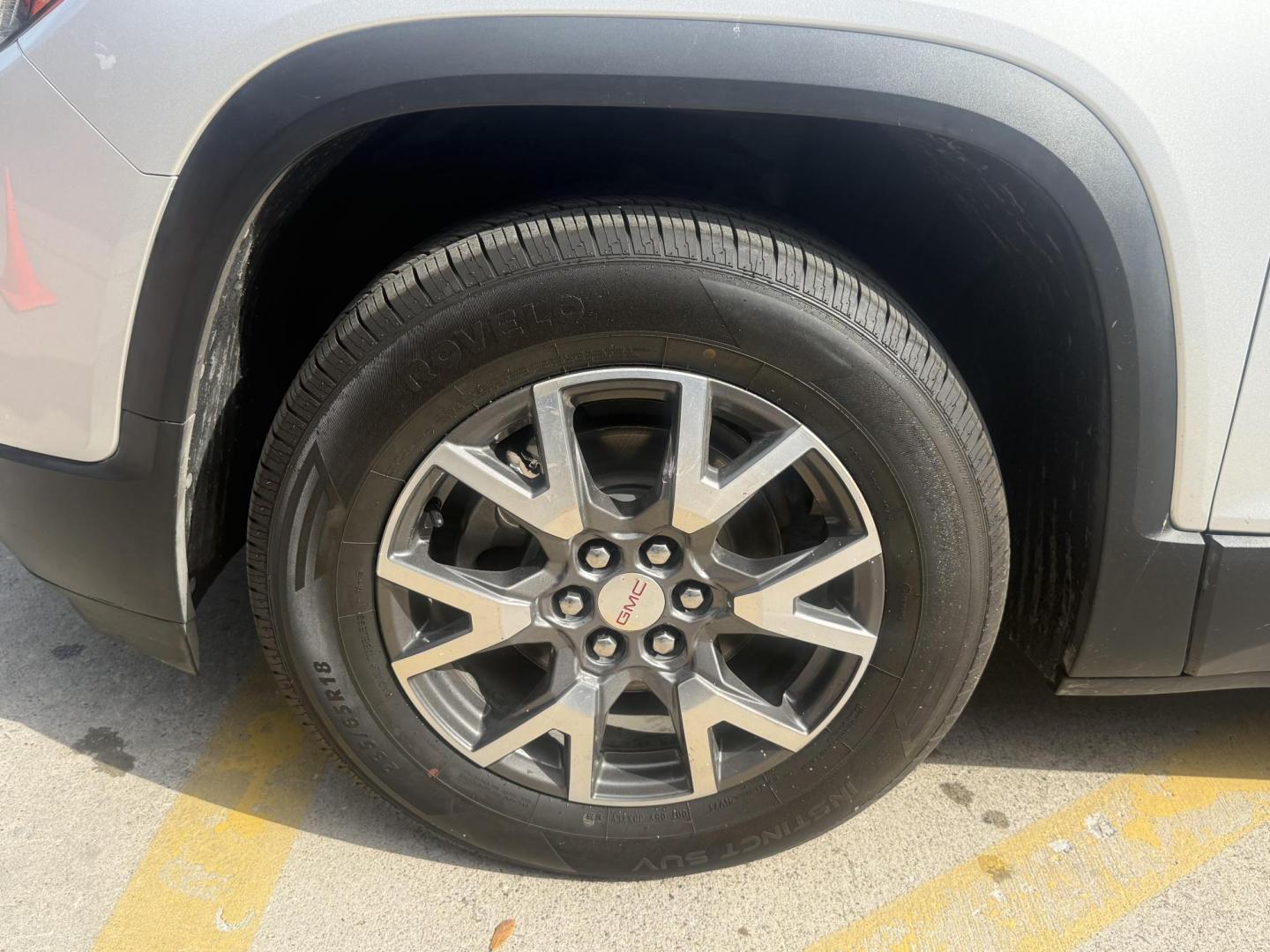 2020 Silver Gmc Acadia (1GKKNKLA4LZ) , located at 2401 E Main St., Grand Prairie, TX, 75050, (972) 262-4440, 32.748981, -96.969643 - Photo#14