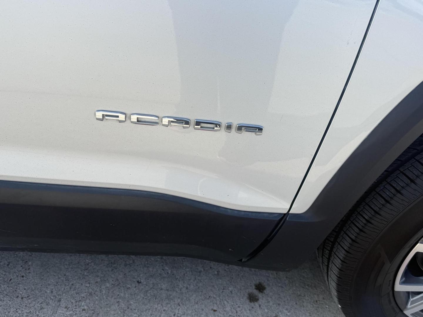 2020 Silver Gmc Acadia (1GKKNKLA4LZ) , located at 2401 E Main St., Grand Prairie, TX, 75050, (972) 262-4440, 32.748981, -96.969643 - Photo#15