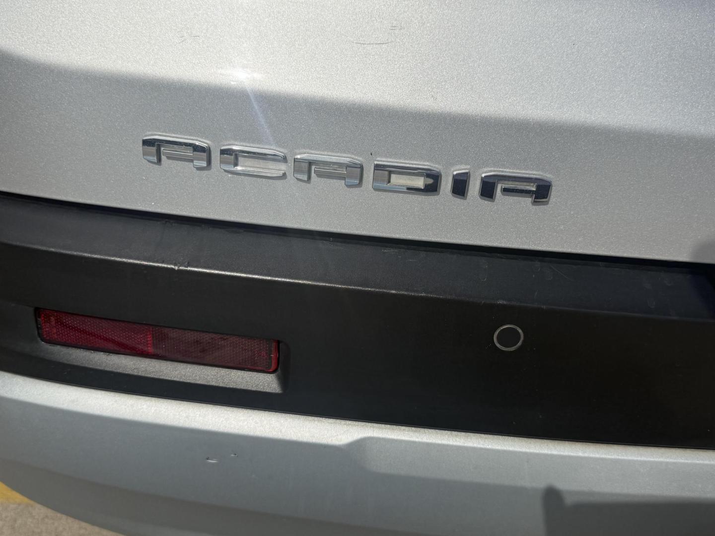 2020 Silver Gmc Acadia (1GKKNKLA4LZ) , located at 2401 E Main St., Grand Prairie, TX, 75050, (972) 262-4440, 32.748981, -96.969643 - Photo#21