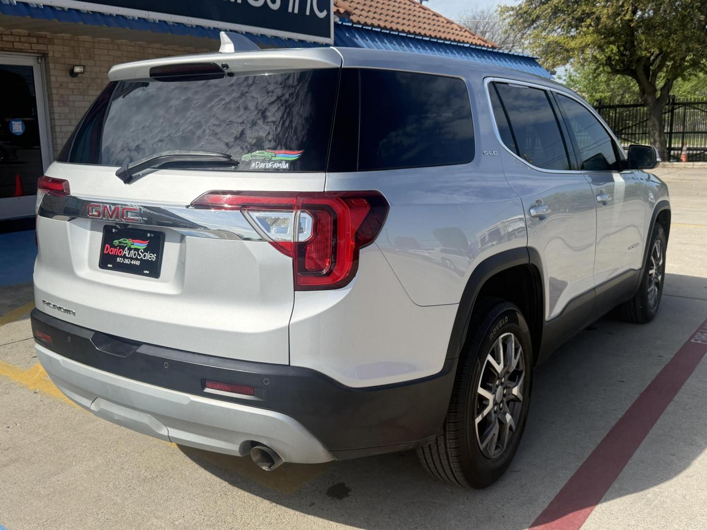 2020 Silver Gmc Acadia (1GKKNKLA4LZ) , located at 2401 E Main St., Grand Prairie, TX, 75050, (972) 262-4440, 32.748981, -96.969643 - Photo#25