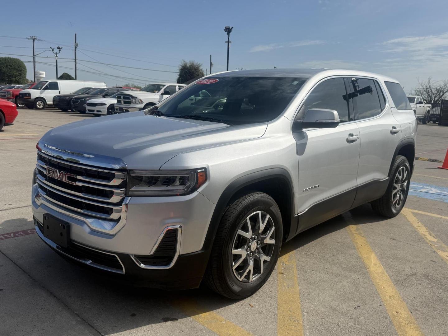 2020 Silver Gmc Acadia (1GKKNKLA4LZ) , located at 2401 E Main St., Grand Prairie, TX, 75050, (972) 262-4440, 32.748981, -96.969643 - Photo#32