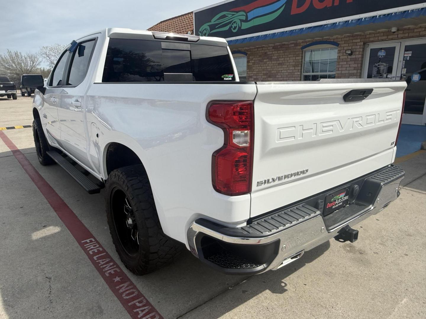 2020 Summit White /Gideon/Very Dark Atmosphere, cloth Gideon/Very Dar Chevrolet Silverado 1500 72104 (3GCUYDET2LG) with an 3.0L L6 DOHC 16V TURBO DIESEL engine, 6-Speed Automatic transmission, located at 2401 E Main St., Grand Prairie, TX, 75050, (972) 262-4440, 32.748981, -96.969643 - Photo#14