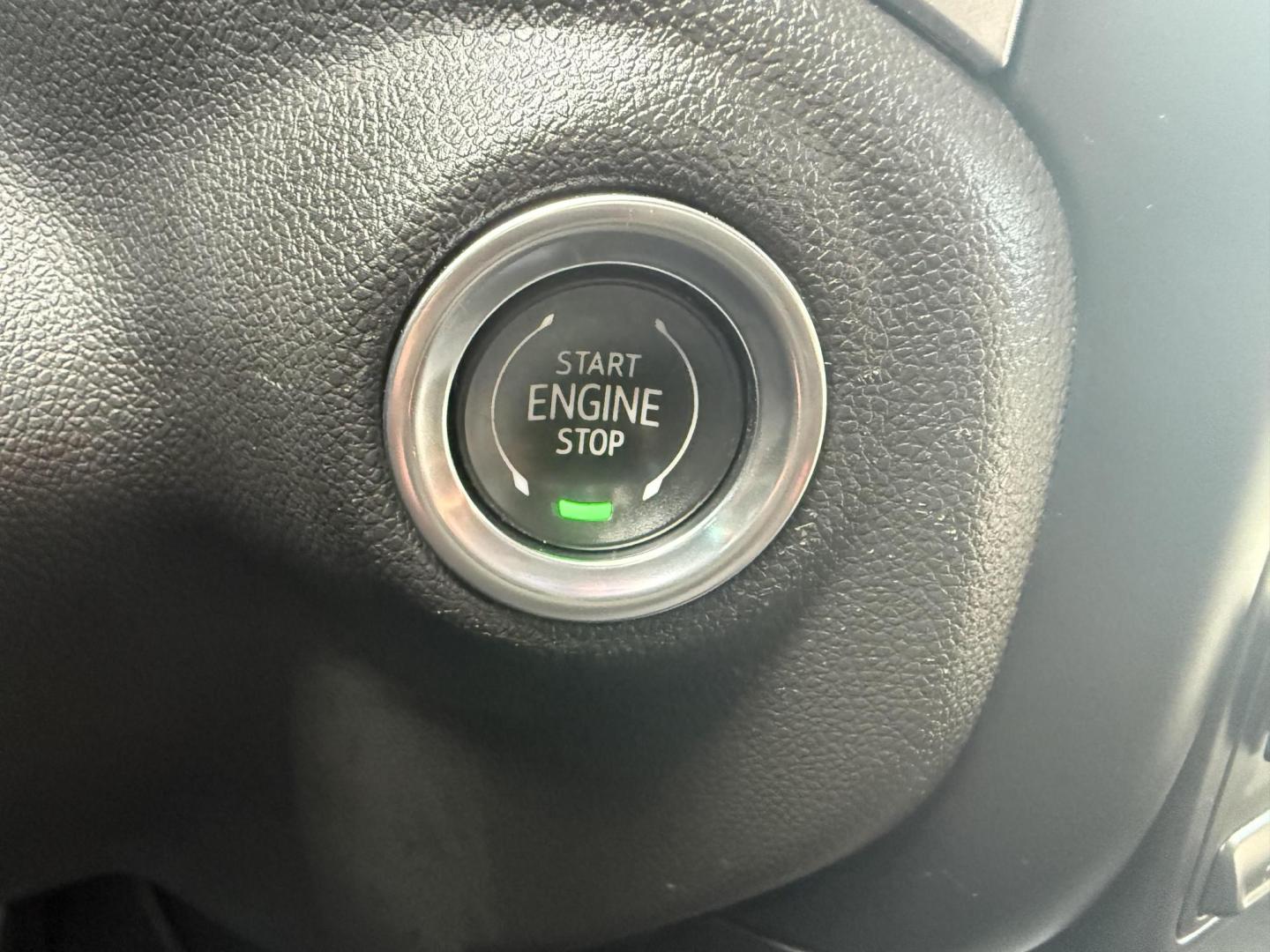 2020 Summit White /Gideon/Very Dark Atmosphere, cloth Gideon/Very Dar Chevrolet Silverado 1500 72104 (3GCUYDET2LG) with an 3.0L L6 DOHC 16V TURBO DIESEL engine, 6-Speed Automatic transmission, located at 2401 E Main St., Grand Prairie, TX, 75050, (972) 262-4440, 32.748981, -96.969643 - Photo#34