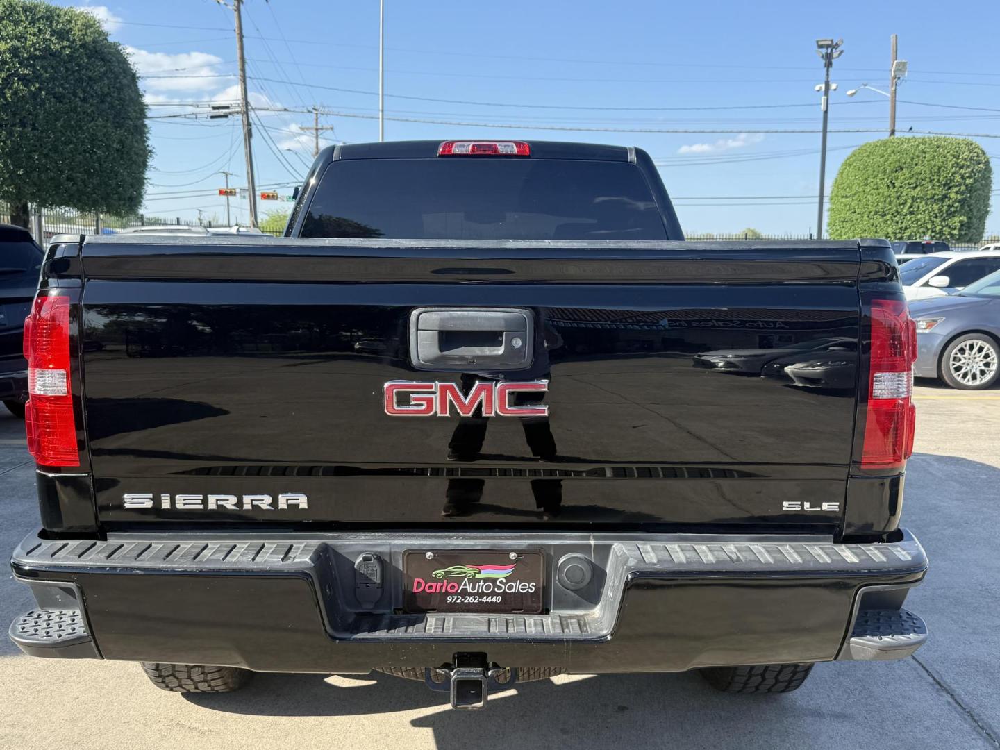 2017 Onyx Black /Cocoa/Dune, cloth Dark Ash Seats w/Jet Black Inter GMC Sierra 1500 56472 (1GTR1MEC8HZ) with an 5.3L V8 OHV 16V engine, 6-Speed Automatic transmission, located at 2401 E Main St., Grand Prairie, TX, 75050, (972) 262-4440, 32.748981, -96.969643 - Photo#5