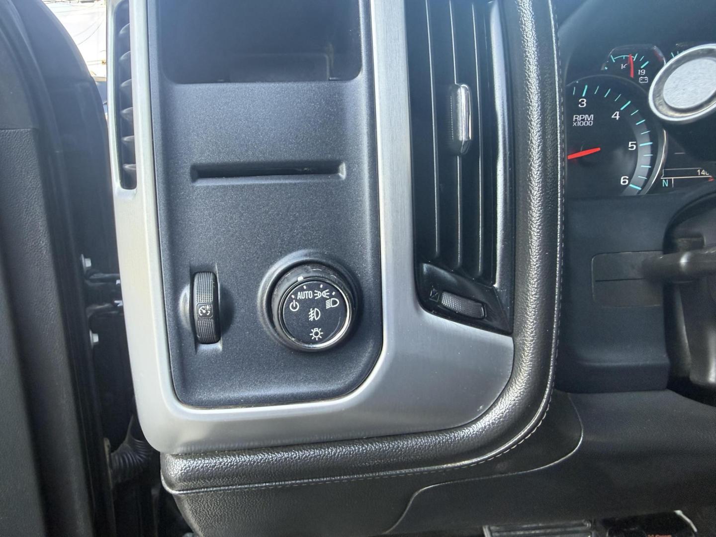 2017 Onyx Black /Cocoa/Dune, cloth Dark Ash Seats w/Jet Black Inter GMC Sierra 1500 56472 (1GTR1MEC8HZ) with an 5.3L V8 OHV 16V engine, 6-Speed Automatic transmission, located at 2401 E Main St., Grand Prairie, TX, 75050, (972) 262-4440, 32.748981, -96.969643 - Photo#13