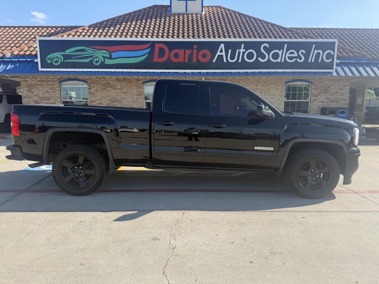 2017 Onyx Black /Cocoa/Dune, cloth Dark Ash Seats w/Jet Black Inter GMC Sierra 1500 56472 (1GTR1MEC8HZ) with an 5.3L V8 OHV 16V engine, 6-Speed Automatic transmission, located at 2401 E Main St., Grand Prairie, TX, 75050, (972) 262-4440, 32.748981, -96.969643 - Photo#14