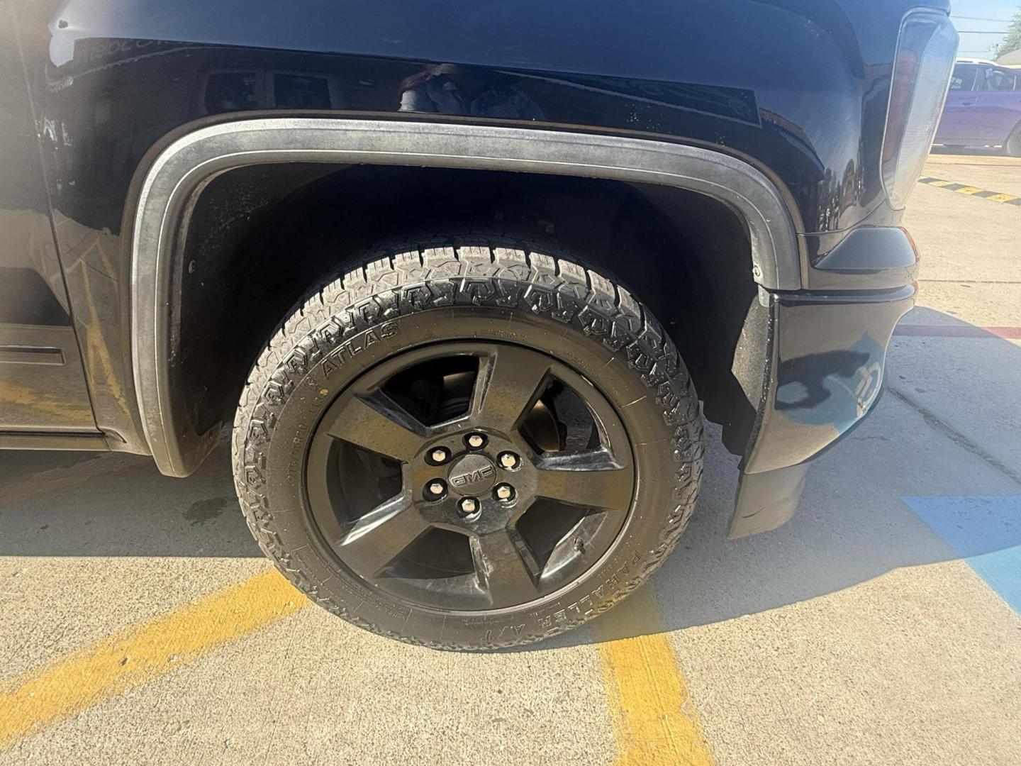 2017 Onyx Black /Cocoa/Dune, cloth Dark Ash Seats w/Jet Black Inter GMC Sierra 1500 56472 (1GTR1MEC8HZ) with an 5.3L V8 OHV 16V engine, 6-Speed Automatic transmission, located at 2401 E Main St., Grand Prairie, TX, 75050, (972) 262-4440, 32.748981, -96.969643 - Photo#15