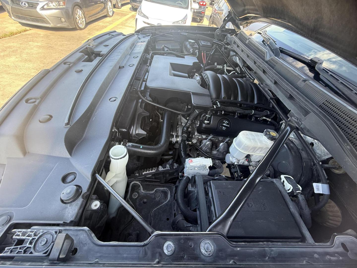 2017 Onyx Black /Cocoa/Dune, cloth Dark Ash Seats w/Jet Black Inter GMC Sierra 1500 56472 (1GTR1MEC8HZ) with an 5.3L V8 OHV 16V engine, 6-Speed Automatic transmission, located at 2401 E Main St., Grand Prairie, TX, 75050, (972) 262-4440, 32.748981, -96.969643 - Photo#19