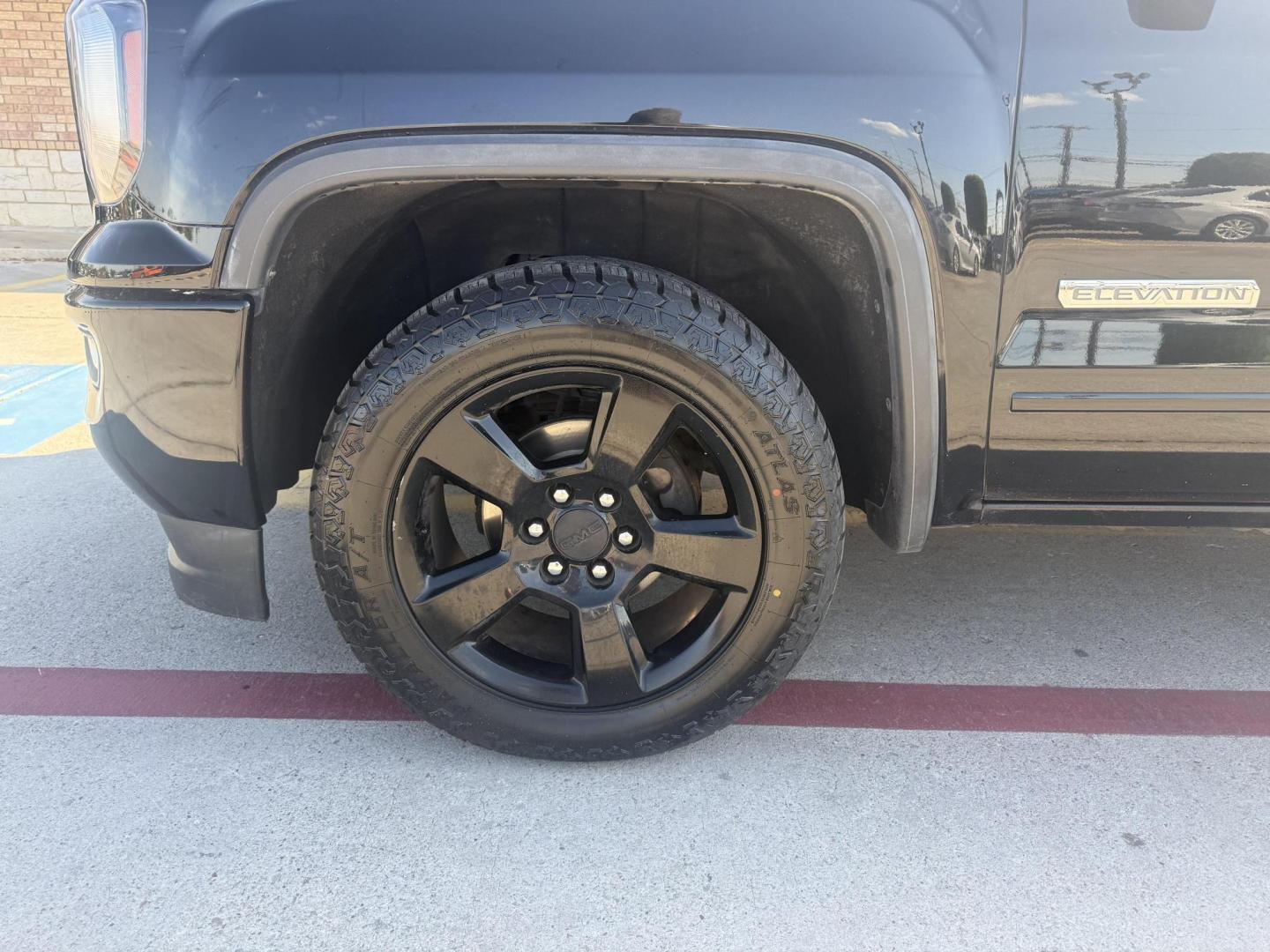 2017 Onyx Black /Cocoa/Dune, cloth Dark Ash Seats w/Jet Black Inter GMC Sierra 1500 56472 (1GTR1MEC8HZ) with an 5.3L V8 OHV 16V engine, 6-Speed Automatic transmission, located at 2401 E Main St., Grand Prairie, TX, 75050, (972) 262-4440, 32.748981, -96.969643 - Photo#30