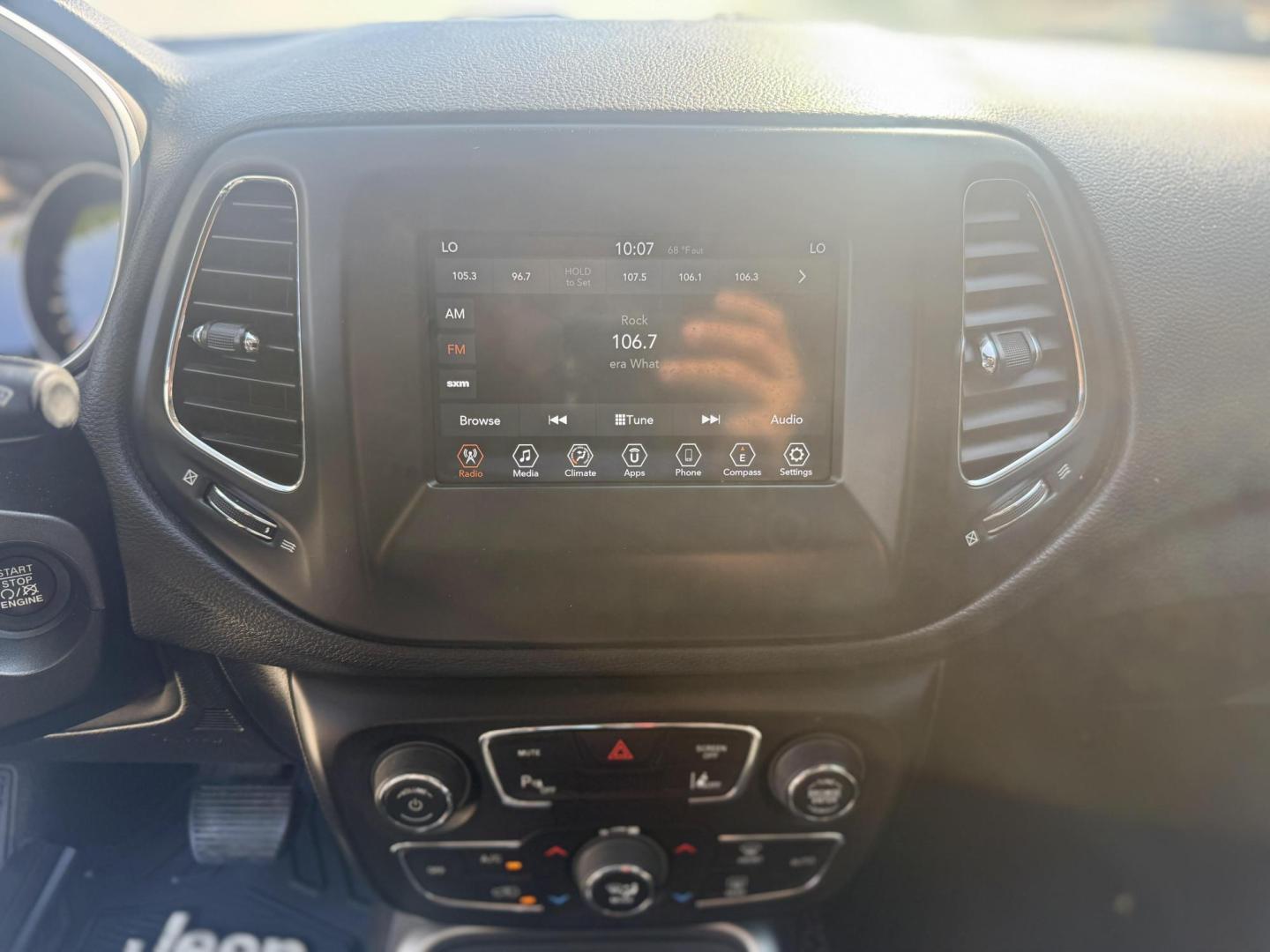 2020 White Clear Coat /Black, premium cloth/vinyl Black/Ski Grey, premium Jeep Compass 70548 (3C4NJCBB1LT) with an 2.4L L4 DOHC 16V engine, Continuously Variable Transmission5-Speed Manual transmission, located at 2401 E Main St., Grand Prairie, TX, 75050, (972) 262-4440, 32.748981, -96.969643 - Photo#12
