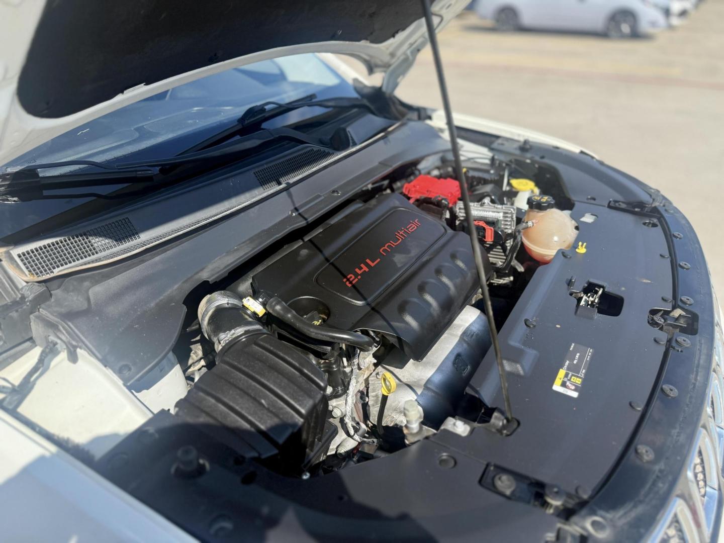 2020 White Clear Coat /Black, premium cloth/vinyl Black/Ski Grey, premium Jeep Compass 70548 (3C4NJCBB1LT) with an 2.4L L4 DOHC 16V engine, Continuously Variable Transmission5-Speed Manual transmission, located at 2401 E Main St., Grand Prairie, TX, 75050, (972) 262-4440, 32.748981, -96.969643 - Photo#21