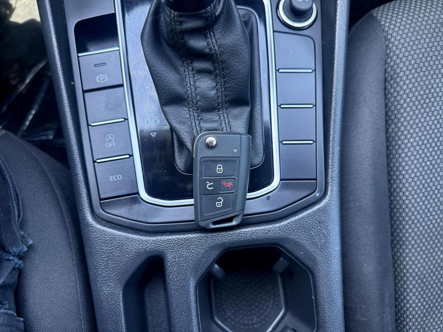 2019 Tornado Red /Storm Gray, cloth Titan Black, cloth Volkswagen Jetta 62580 (3VWC57BUXKM) with an 1.4L L4 DOHC 16V engine, 8-Speed Automatic transmission, located at 2401 E Main St., Grand Prairie, TX, 75050, (972) 262-4440, 32.748981, -96.969643 - Photo#21