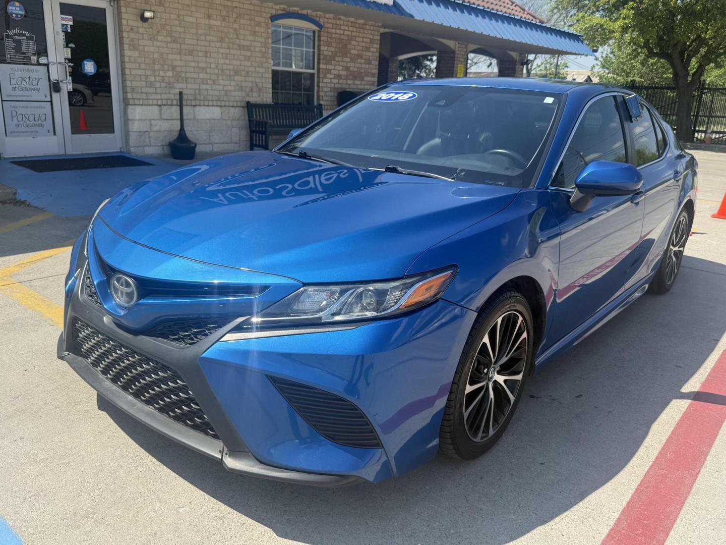 2018 Blue Crush Metallic /Ash, leatherette/cloth Black, leatherette/cloth Toyota Camry 59159 (4T1B11HK7JU) with an 2.5L L4 DOHC 16V engine, 8-Speed Automatic transmission, located at 2401 E Main St., Grand Prairie, TX, 75050, (972) 262-4440, 32.748981, -96.969643 - Photo#0