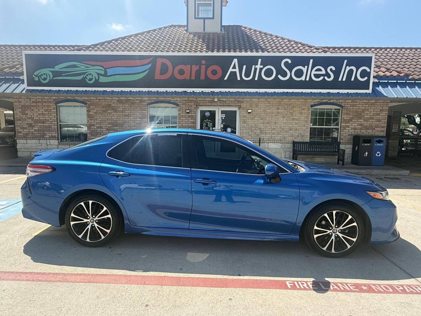 2018 Blue Crush Metallic /Ash, leatherette/cloth Black, leatherette/cloth Toyota Camry 59159 (4T1B11HK7JU) with an 2.5L L4 DOHC 16V engine, 8-Speed Automatic transmission, located at 2401 E Main St., Grand Prairie, TX, 75050, (972) 262-4440, 32.748981, -96.969643 - Photo#3