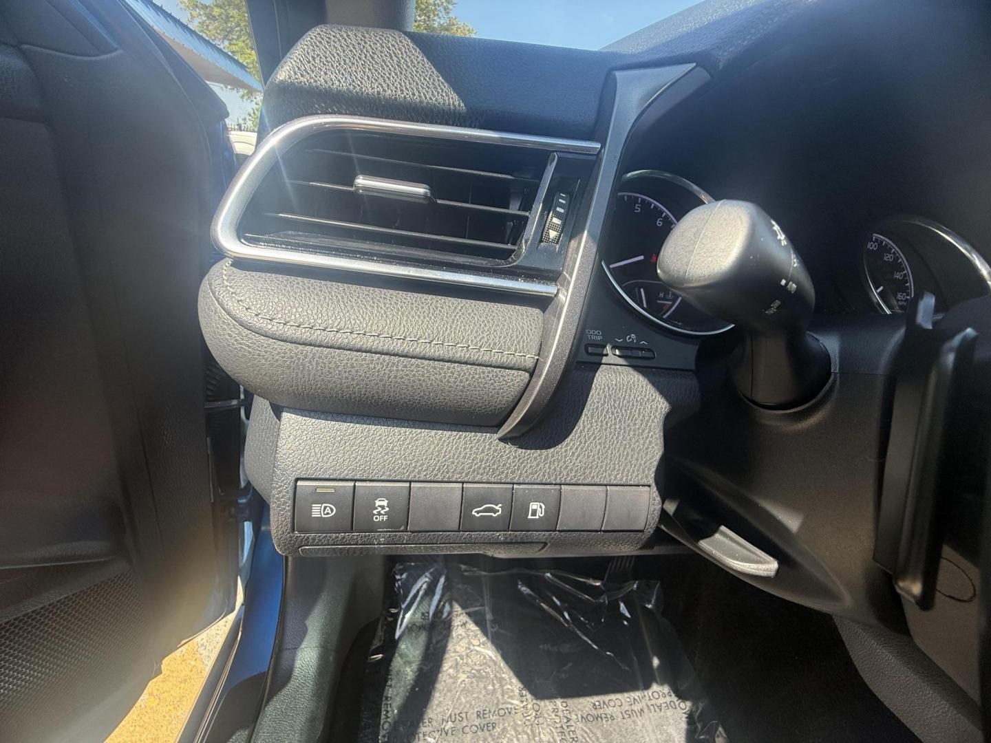 2018 Blue Crush Metallic /Ash, leatherette/cloth Black, leatherette/cloth Toyota Camry 59159 (4T1B11HK7JU) with an 2.5L L4 DOHC 16V engine, 8-Speed Automatic transmission, located at 2401 E Main St., Grand Prairie, TX, 75050, (972) 262-4440, 32.748981, -96.969643 - Photo#16