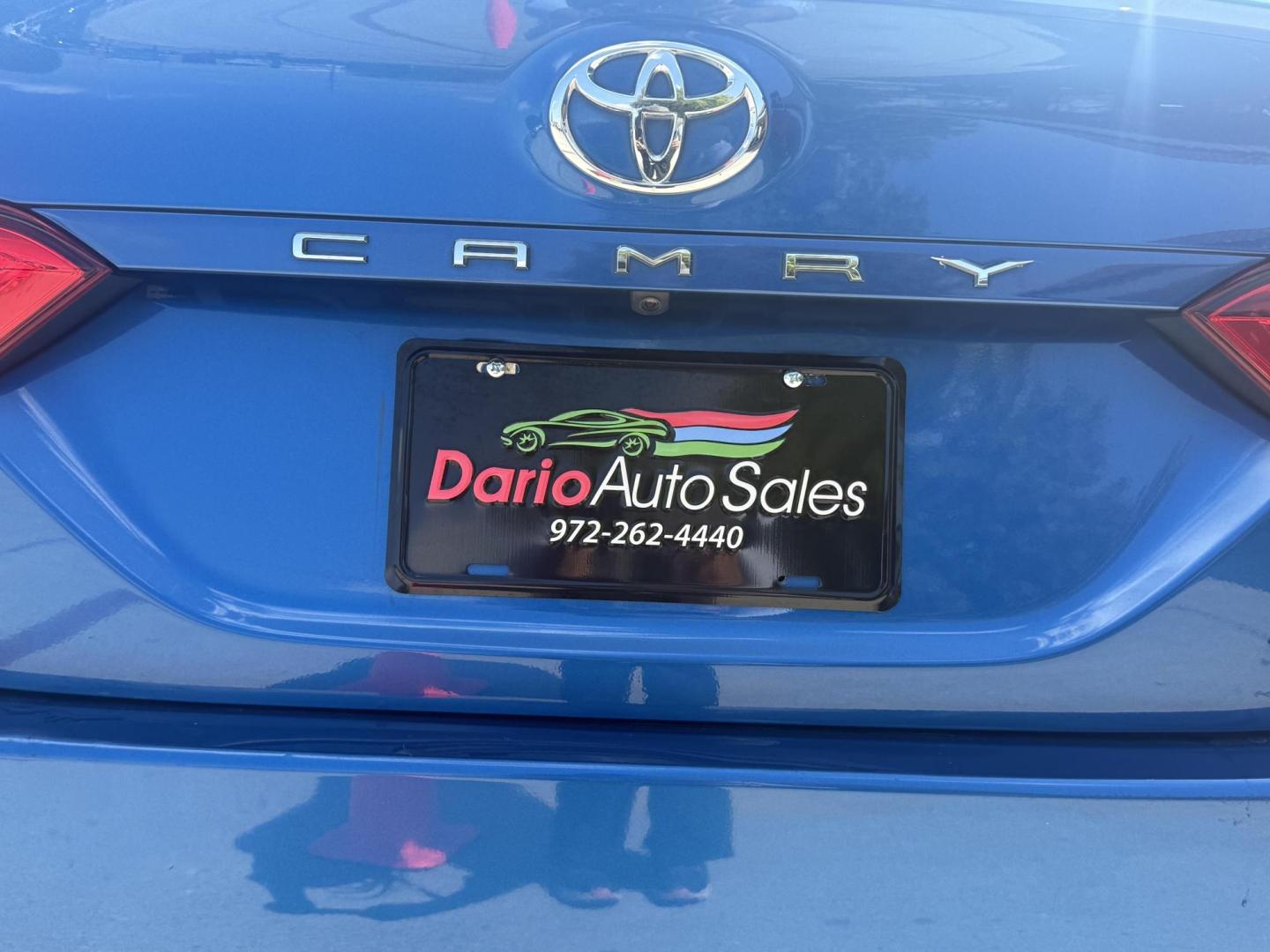 2018 Blue Crush Metallic /Ash, leatherette/cloth Black, leatherette/cloth Toyota Camry 59159 (4T1B11HK7JU) with an 2.5L L4 DOHC 16V engine, 8-Speed Automatic transmission, located at 2401 E Main St., Grand Prairie, TX, 75050, (972) 262-4440, 32.748981, -96.969643 - Photo#20