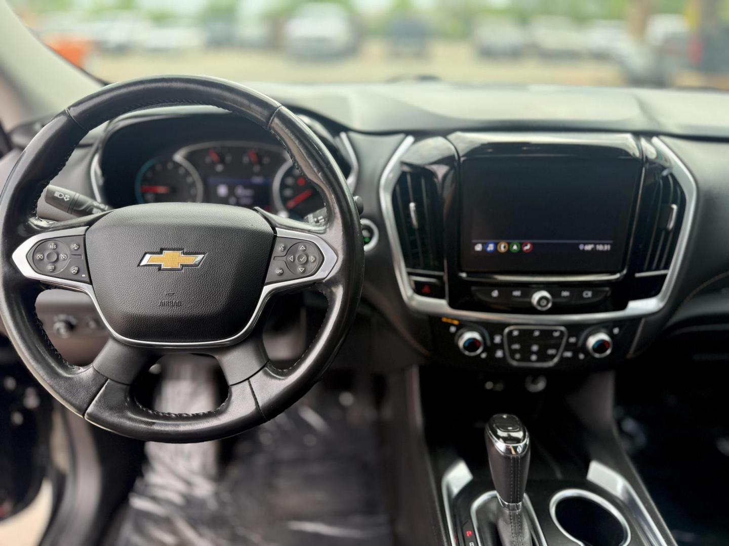 2020 Mosaic Black Metallic /Dark Atmosphere/Medium Ash Gray, leather Jet Black Chevrolet Traverse 70180 (1GNERKKW0LJ) with an 3.6L V6 DOHC 24V engine, 9-Speed Automatic transmission, located at 2401 E Main St., Grand Prairie, TX, 75050, (972) 262-4440, 32.748981, -96.969643 - Photo#13