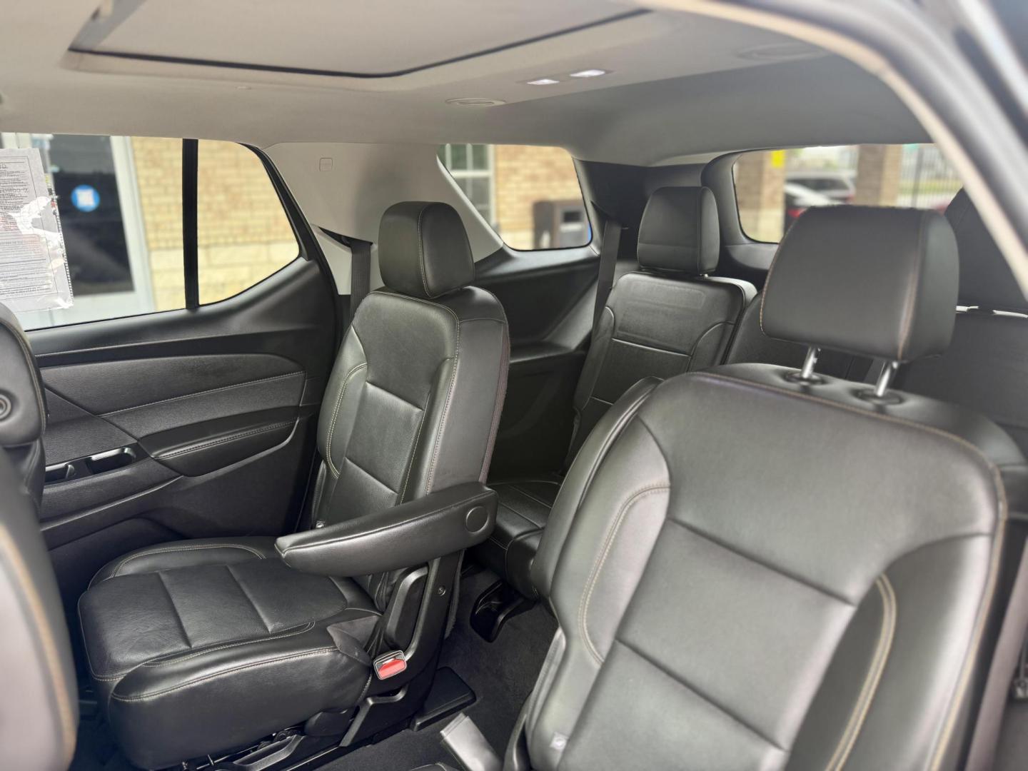 2020 Mosaic Black Metallic /Dark Atmosphere/Medium Ash Gray, leather Jet Black Chevrolet Traverse 70180 (1GNERKKW0LJ) with an 3.6L V6 DOHC 24V engine, 9-Speed Automatic transmission, located at 2401 E Main St., Grand Prairie, TX, 75050, (972) 262-4440, 32.748981, -96.969643 - Photo#18