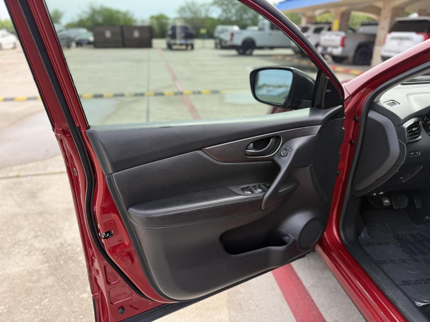 2019 Scarlet Ember Tintcoat /Charcoal, cloth Light Gray, cloth Nissan Rogue Sport 68486 (JN1BJ1CP7KW) with an 2.0L L4 DOHC 16V engine, Continuously Variable Transmission transmission, located at 2401 E Main St., Grand Prairie, TX, 75050, (972) 262-4440, 32.748981, -96.969643 - Photo#9