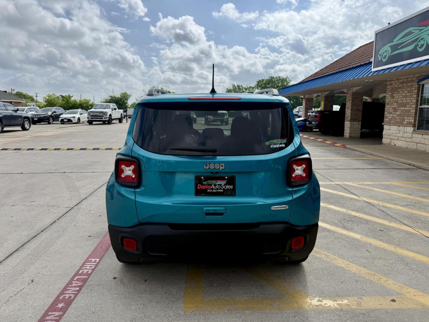 2020 /Black, premium cloth Black/Sandstorm, premium clot Jeep Renegade 70682 (ZACNJABB7LP) with an 2.4L L4 DOHC 16V engine, 9-Speed Automatic transmission, located at 2401 E Main St., Grand Prairie, TX, 75050, (972) 262-4440, 32.748981, -96.969643 - Photo#3