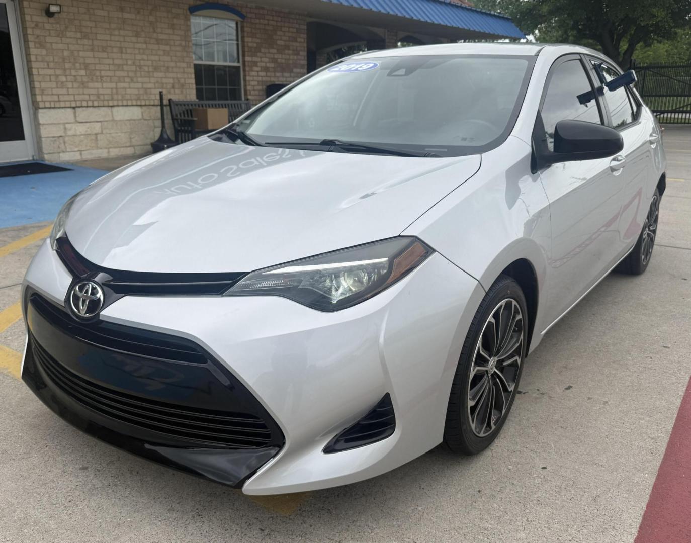 2019 Classic Silver Metallic /Almond, premium cloth Ash/Dark Gray, premium cloth Toyota Corolla 62851 (2T1BURHEXKC) with an 1.8L L4 DOHC 16V engine, Continuously Variable Transmission transmission, located at 2401 E Main St., Grand Prairie, TX, 75050, (972) 262-4440, 32.748981, -96.969643 - Photo#0