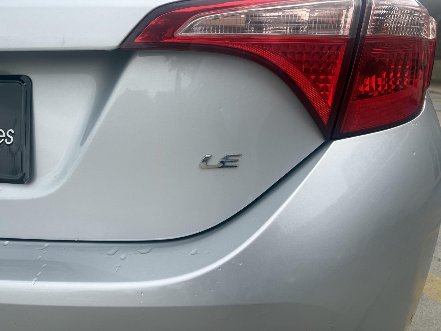 2019 Classic Silver Metallic /Almond, premium cloth Ash/Dark Gray, premium cloth Toyota Corolla 62851 (2T1BURHEXKC) with an 1.8L L4 DOHC 16V engine, Continuously Variable Transmission transmission, located at 2401 E Main St., Grand Prairie, TX, 75050, (972) 262-4440, 32.748981, -96.969643 - Photo#7