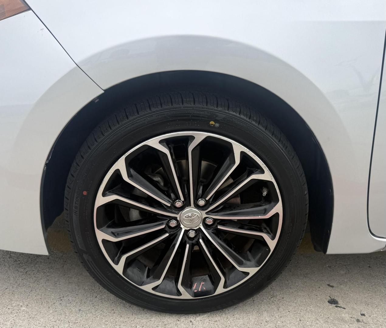 2019 Classic Silver Metallic /Almond, premium cloth Ash/Dark Gray, premium cloth Toyota Corolla 62851 (2T1BURHEXKC) with an 1.8L L4 DOHC 16V engine, Continuously Variable Transmission transmission, located at 2401 E Main St., Grand Prairie, TX, 75050, (972) 262-4440, 32.748981, -96.969643 - Photo#18
