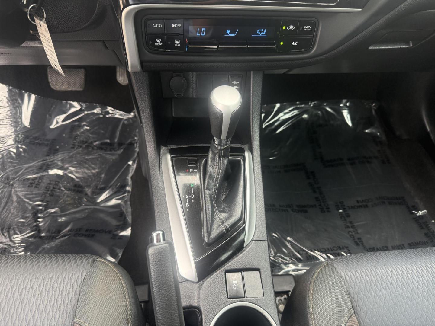 2019 Classic Silver Metallic /Almond, premium cloth Ash/Dark Gray, premium cloth Toyota Corolla 62851 (2T1BURHEXKC) with an 1.8L L4 DOHC 16V engine, Continuously Variable Transmission transmission, located at 2401 E Main St., Grand Prairie, TX, 75050, (972) 262-4440, 32.748981, -96.969643 - Photo#22