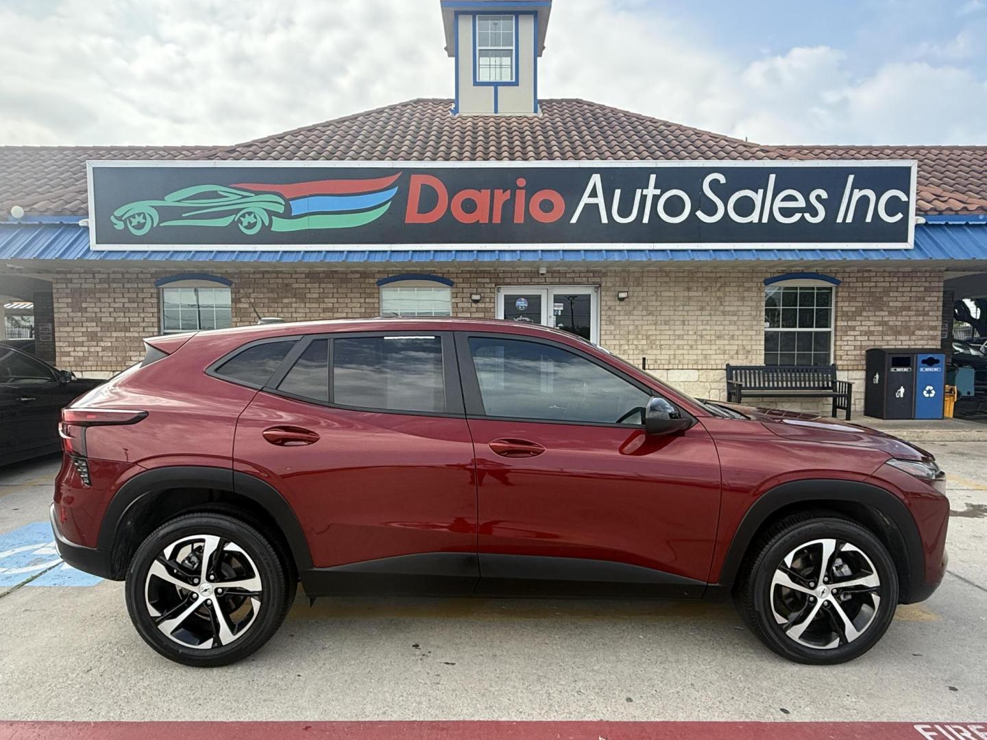 2024 /Jet Black/Gray w/Red Accents Chevrolet Trax 82597 (KL77LGE23RC) with an 1.2L L3 TURBO engine, 6-Speed Automatic transmission, located at 2401 E Main St., Grand Prairie, TX, 75050, (972) 262-4440, 32.748981, -96.969643 - Photo#23