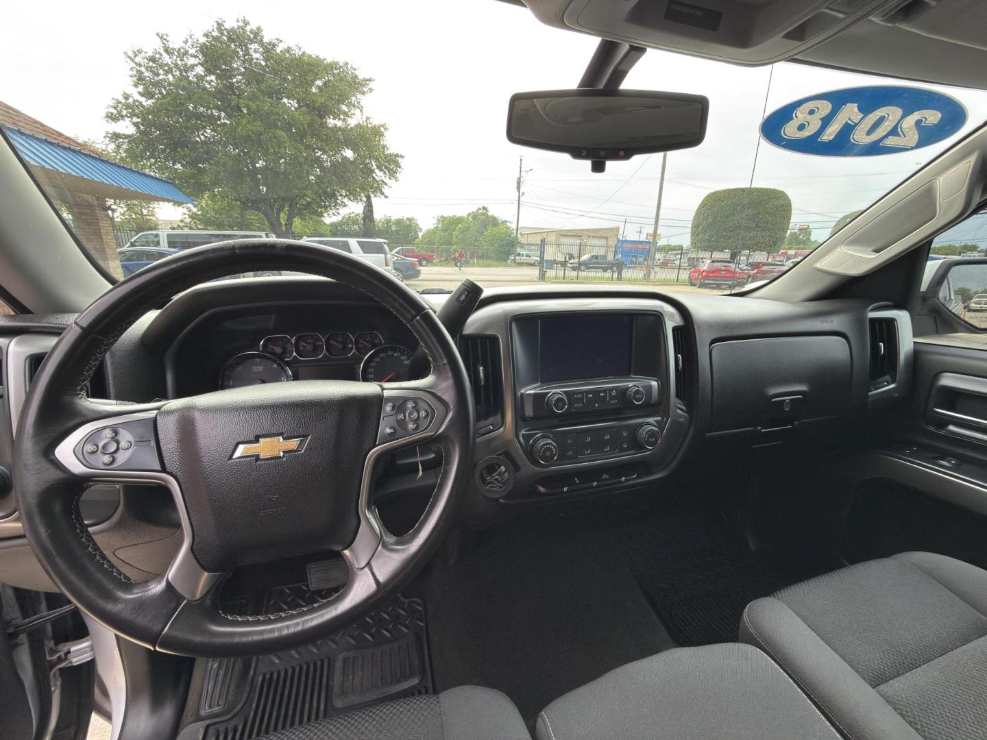 2018 Silver Ice Metallic /Cocoa/Dune, cloth Dark Ash Seats w/Jet Black Inter Chevrolet Silverado 1500 59704 (1GCRCREC8JZ) with an 5.3L V8 OHV 16V engine, 6-Speed Automatic transmission, located at 2401 E Main St., Grand Prairie, TX, 75050, (972) 262-4440, 32.748981, -96.969643 - Photo#4