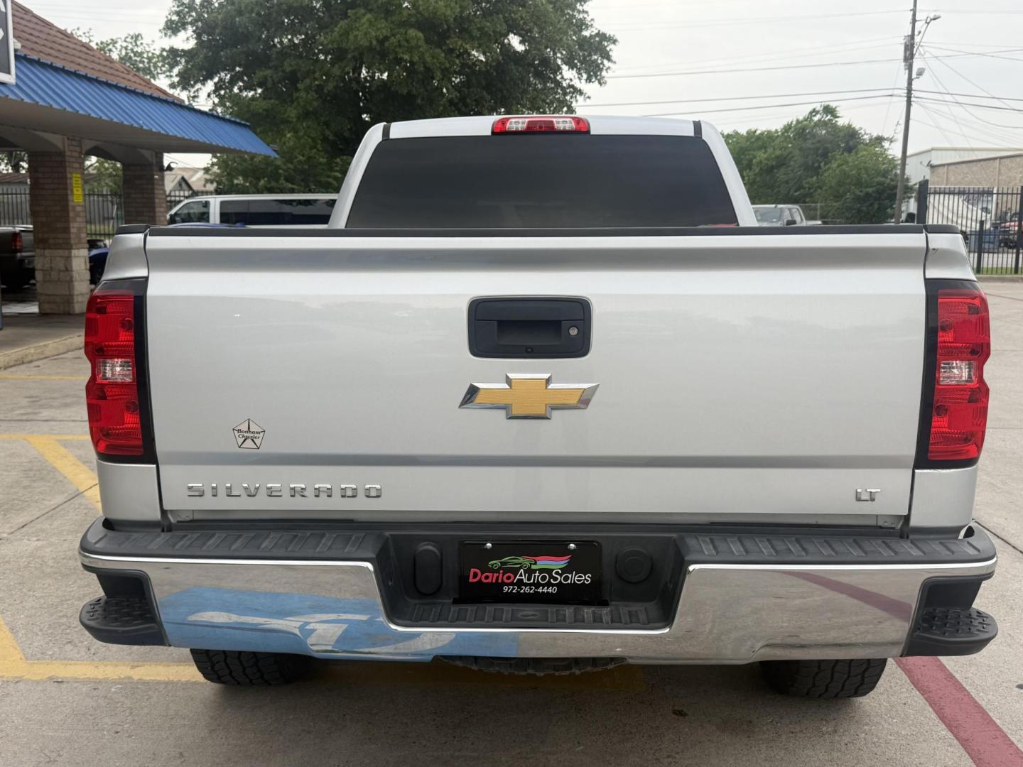 2018 Silver Ice Metallic /Cocoa/Dune, cloth Dark Ash Seats w/Jet Black Inter Chevrolet Silverado 1500 59704 (1GCRCREC8JZ) with an 5.3L V8 OHV 16V engine, 6-Speed Automatic transmission, located at 2401 E Main St., Grand Prairie, TX, 75050, (972) 262-4440, 32.748981, -96.969643 - Photo#17