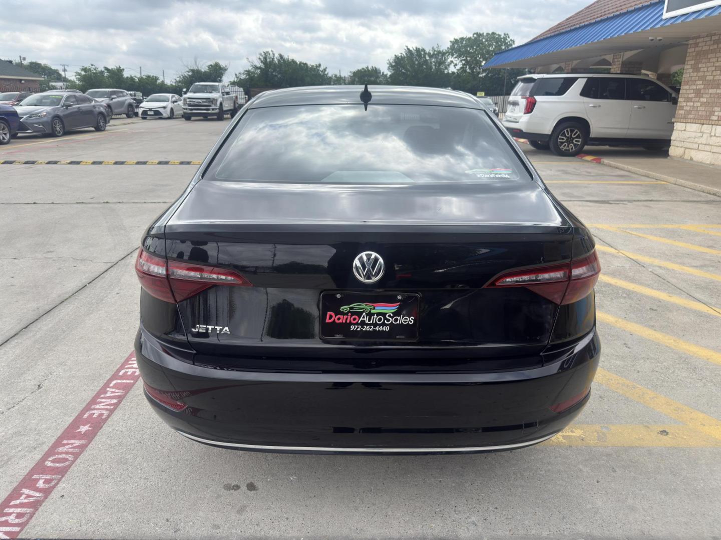 2020 Black Uni /Storm Gray, cloth Titan Black, cloth Volkswagen Jetta 73274 (3VWCB7BU3LM) with an 1.4L L4 DOHC 16V engine, 8-Speed Automatic transmission, located at 2401 E Main St., Grand Prairie, TX, 75050, (972) 262-4440, 32.748981, -96.969643 - Photo#2