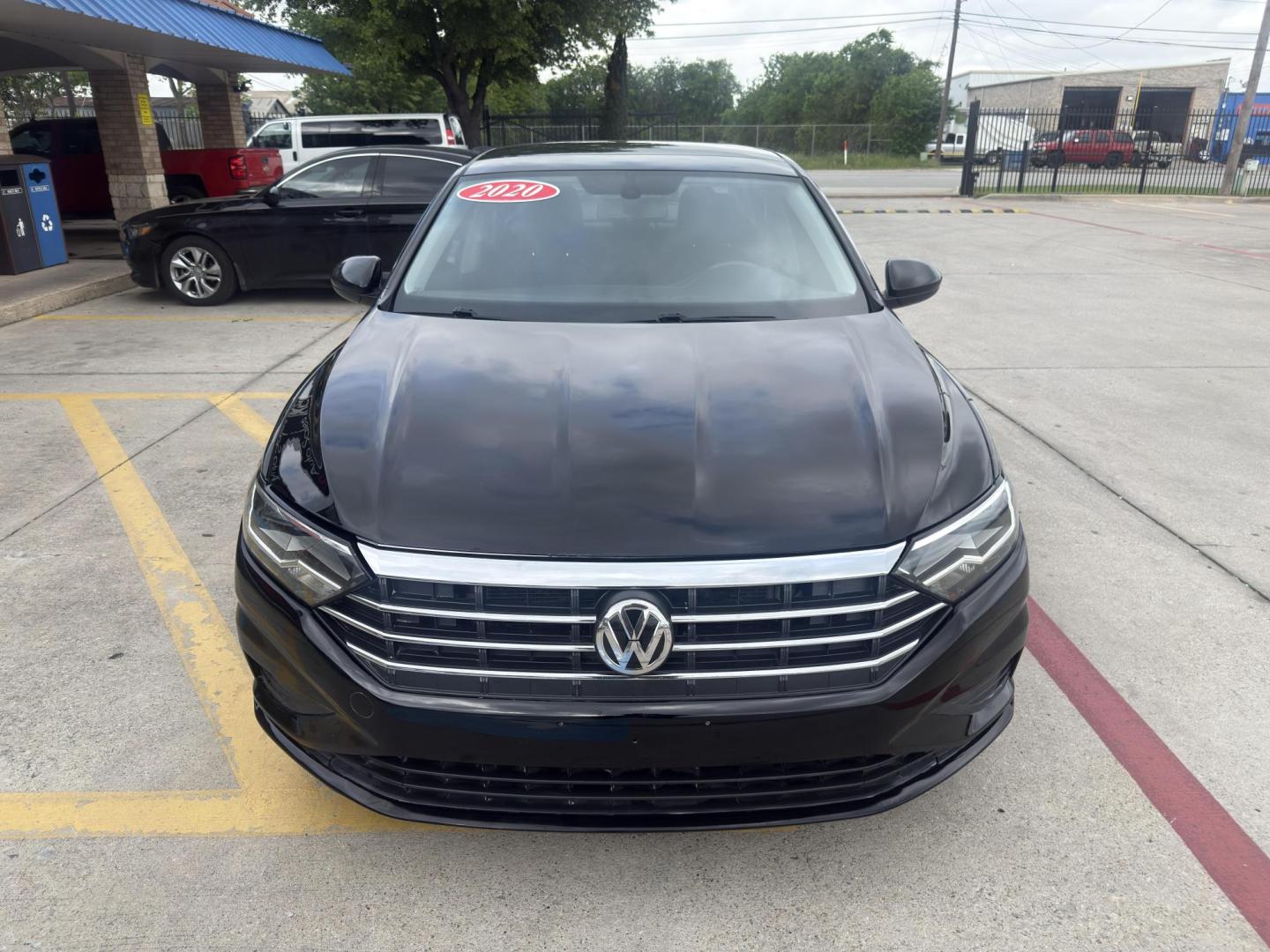 2020 Black Uni /Storm Gray, cloth Titan Black, cloth Volkswagen Jetta 73274 (3VWCB7BU3LM) with an 1.4L L4 DOHC 16V engine, 8-Speed Automatic transmission, located at 2401 E Main St., Grand Prairie, TX, 75050, (972) 262-4440, 32.748981, -96.969643 - Photo#6