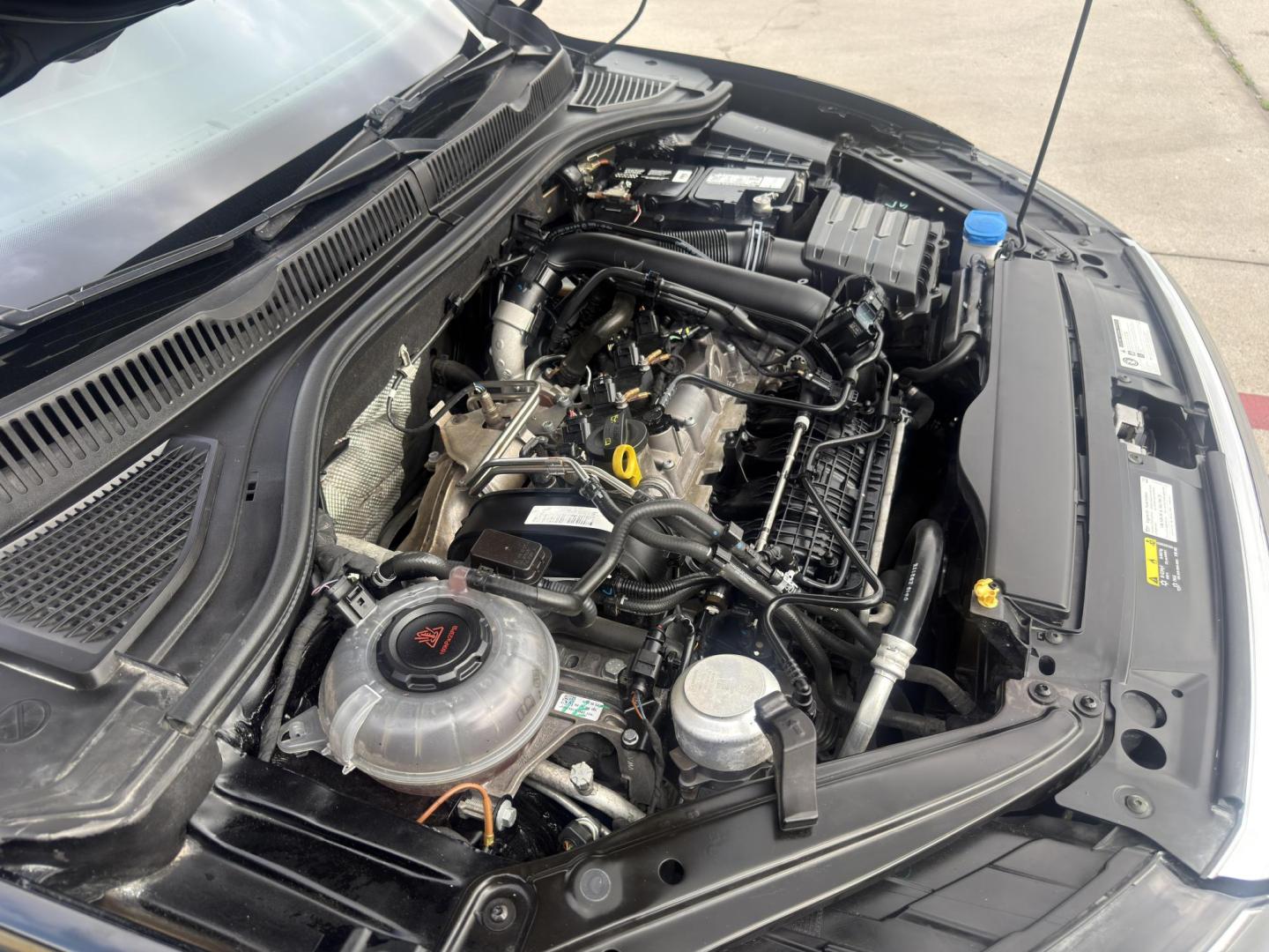 2020 Black Uni /Storm Gray, cloth Titan Black, cloth Volkswagen Jetta 73274 (3VWCB7BU3LM) with an 1.4L L4 DOHC 16V engine, 8-Speed Automatic transmission, located at 2401 E Main St., Grand Prairie, TX, 75050, (972) 262-4440, 32.748981, -96.969643 - Photo#8