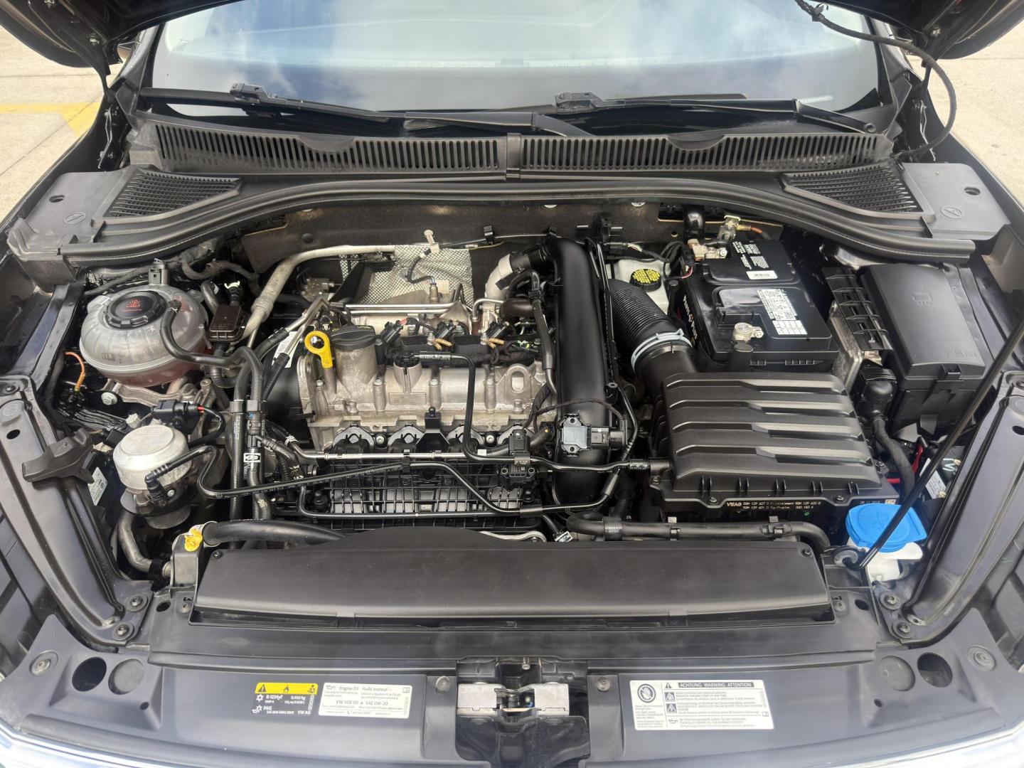 2020 Black Uni /Storm Gray, cloth Titan Black, cloth Volkswagen Jetta 73274 (3VWCB7BU3LM) with an 1.4L L4 DOHC 16V engine, 8-Speed Automatic transmission, located at 2401 E Main St., Grand Prairie, TX, 75050, (972) 262-4440, 32.748981, -96.969643 - Photo#9