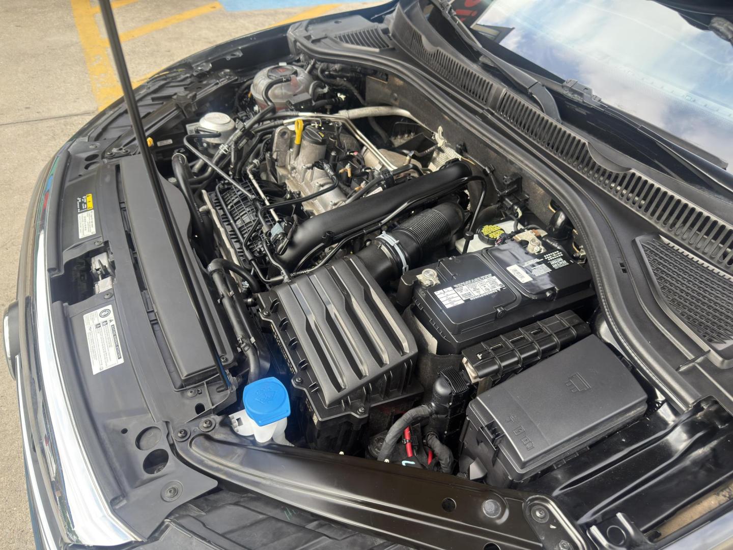 2020 Black Uni /Storm Gray, cloth Titan Black, cloth Volkswagen Jetta 73274 (3VWCB7BU3LM) with an 1.4L L4 DOHC 16V engine, 8-Speed Automatic transmission, located at 2401 E Main St., Grand Prairie, TX, 75050, (972) 262-4440, 32.748981, -96.969643 - Photo#10