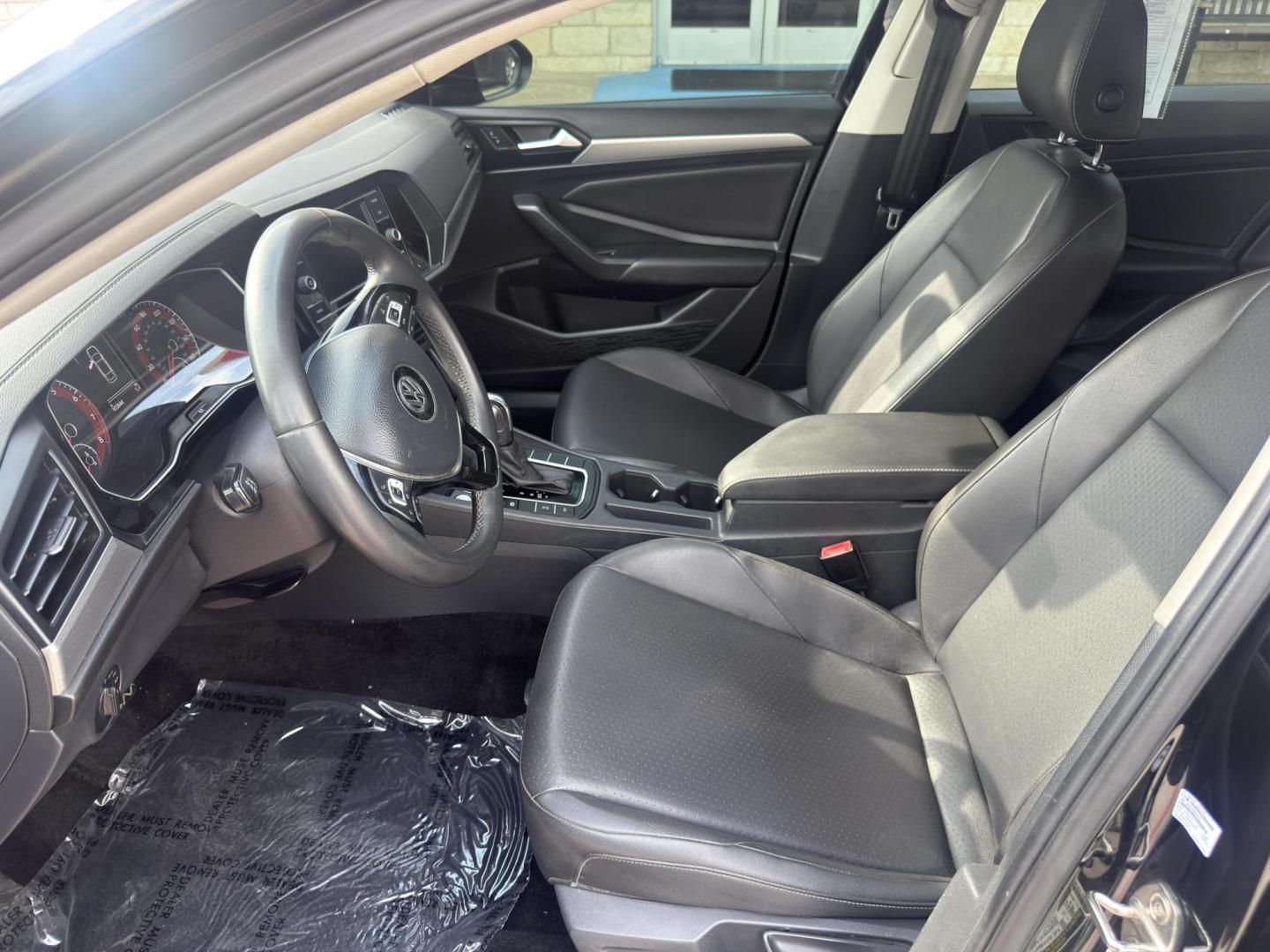 2020 Black Uni /Storm Gray, cloth Titan Black, cloth Volkswagen Jetta 73274 (3VWCB7BU3LM) with an 1.4L L4 DOHC 16V engine, 8-Speed Automatic transmission, located at 2401 E Main St., Grand Prairie, TX, 75050, (972) 262-4440, 32.748981, -96.969643 - Photo#12