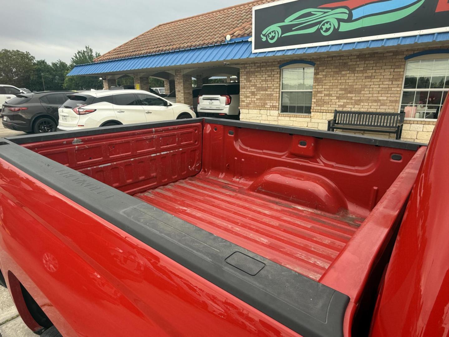 2016 Bright White Clear Coat /Black/Diesel Gray, cloth Black/Diesel Gray, vinyl RAM 1500 53809 (1C6RR7ST4GS) with an 5.7L V8 OHV 16V engine, 8-Speed Automatic transmission, located at 2401 E Main St., Grand Prairie, TX, 75050, (972) 262-4440, 32.748981, -96.969643 - Photo#4