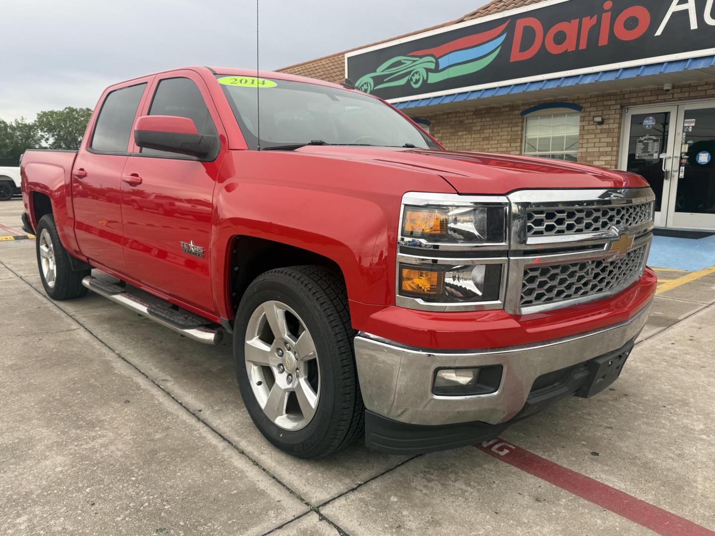 2016 Bright White Clear Coat /Black/Diesel Gray, cloth Black/Diesel Gray, vinyl RAM 1500 53809 (1C6RR7ST4GS) with an 5.7L V8 OHV 16V engine, 8-Speed Automatic transmission, located at 2401 E Main St., Grand Prairie, TX, 75050, (972) 262-4440, 32.748981, -96.969643 - Photo#19