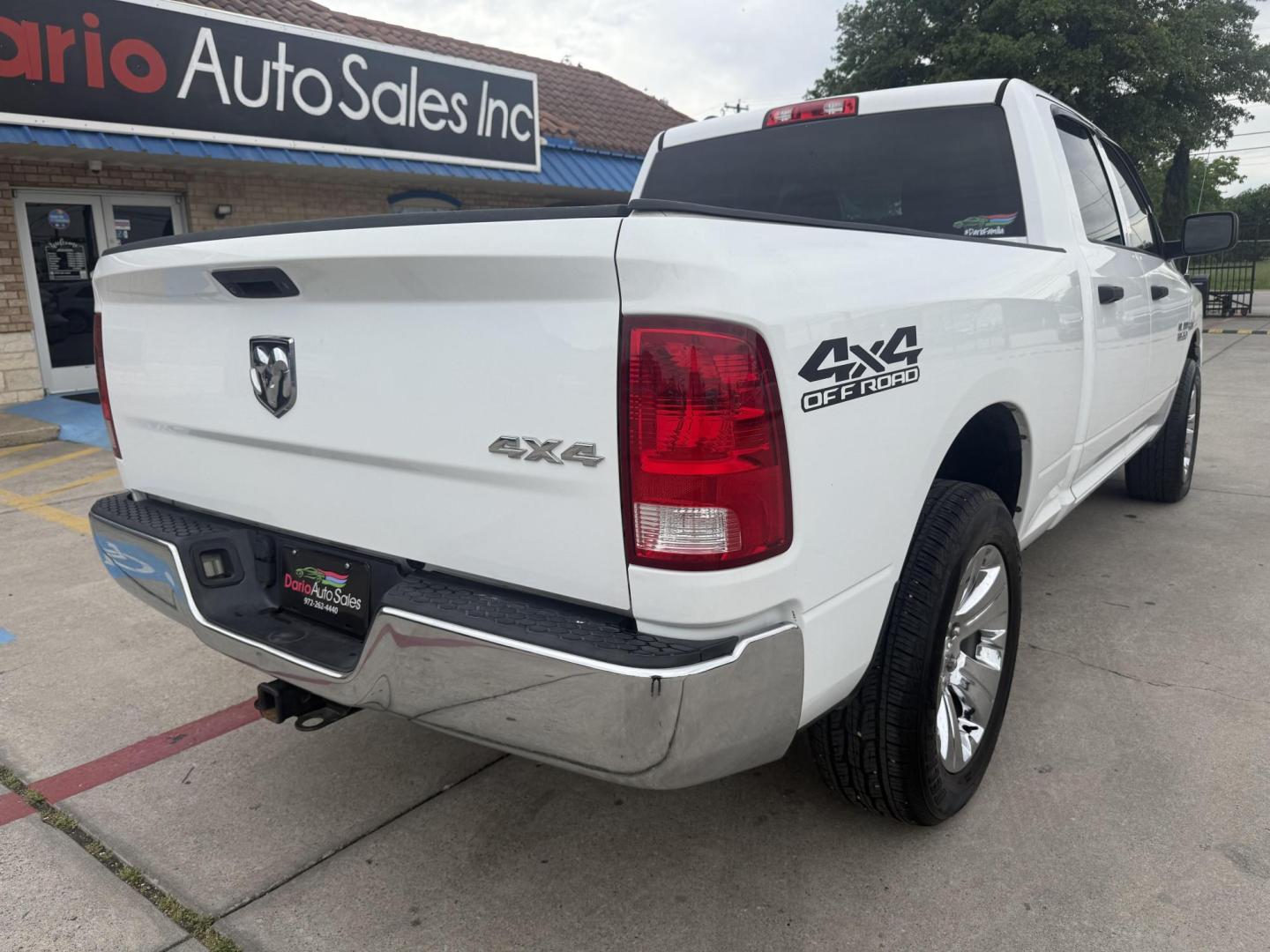 2016 Bright White Clear Coat /Black/Diesel Gray, cloth Black/Diesel Gray, vinyl RAM 1500 53809 (1C6RR7ST4GS) with an 5.7L V8 OHV 16V engine, 8-Speed Automatic transmission, located at 2401 E Main St., Grand Prairie, TX, 75050, (972) 262-4440, 32.748981, -96.969643 - Photo#3