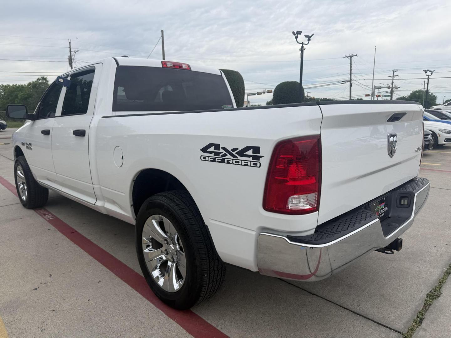 2016 Bright White Clear Coat /Black/Diesel Gray, cloth Black/Diesel Gray, vinyl RAM 1500 53809 (1C6RR7ST4GS) with an 5.7L V8 OHV 16V engine, 8-Speed Automatic transmission, located at 2401 E Main St., Grand Prairie, TX, 75050, (972) 262-4440, 32.748981, -96.969643 - Photo#12