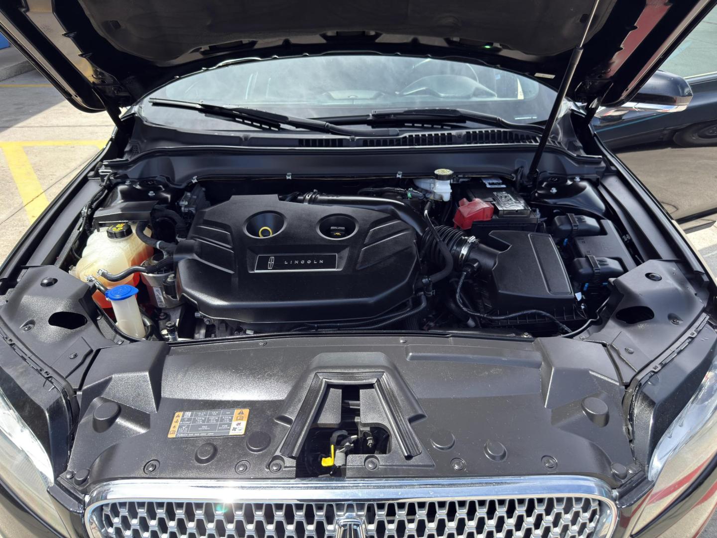 2018 Black Velvet /Cappuccino, leather Ebony, leather Lincoln MKZ 59370 (3LN6L5C95JR) with an 2.0L L4 DOHC 16V engine, 6-Speed Automatic transmission, located at 2401 E Main St., Grand Prairie, TX, 75050, (972) 262-4440, 32.748981, -96.969643 - Photo#20