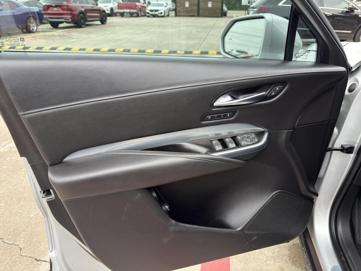 2019 Radiant Silver Metallic /Jet Black, leather Light Platinum/Jet Black, leath Cadillac XT4 62732 (1GYFZDR46KF) with an 2.0L L4 DOHC 16V engine, 9-Speed Automatic transmission, located at 2401 E Main St., Grand Prairie, TX, 75050, (972) 262-4440, 32.748981, -96.969643 - Photo#11