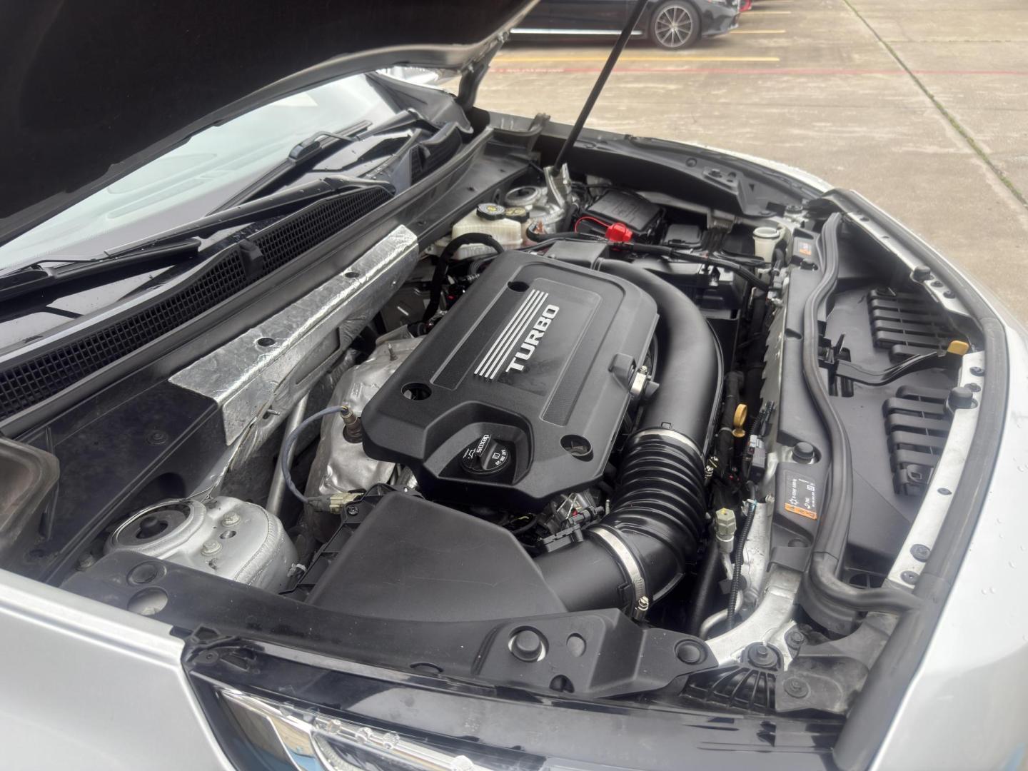 2019 Radiant Silver Metallic /Jet Black, leather Light Platinum/Jet Black, leath Cadillac XT4 62732 (1GYFZDR46KF) with an 2.0L L4 DOHC 16V engine, 9-Speed Automatic transmission, located at 2401 E Main St., Grand Prairie, TX, 75050, (972) 262-4440, 32.748981, -96.969643 - Photo#21