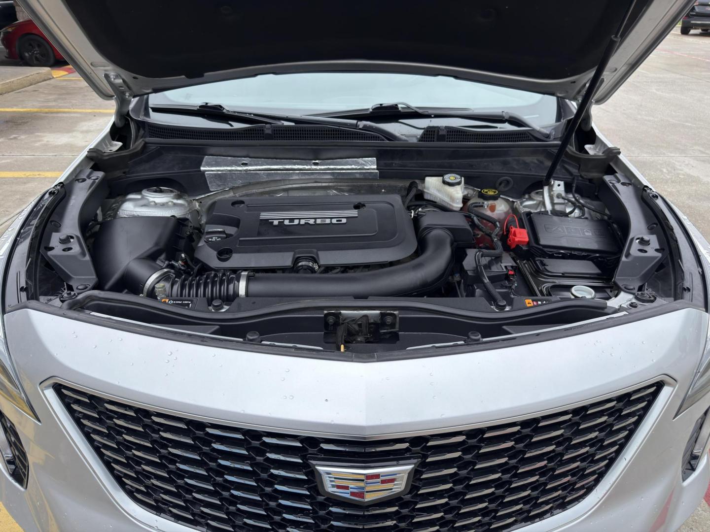 2019 Radiant Silver Metallic /Jet Black, leather Light Platinum/Jet Black, leath Cadillac XT4 62732 (1GYFZDR46KF) with an 2.0L L4 DOHC 16V engine, 9-Speed Automatic transmission, located at 2401 E Main St., Grand Prairie, TX, 75050, (972) 262-4440, 32.748981, -96.969643 - Photo#22