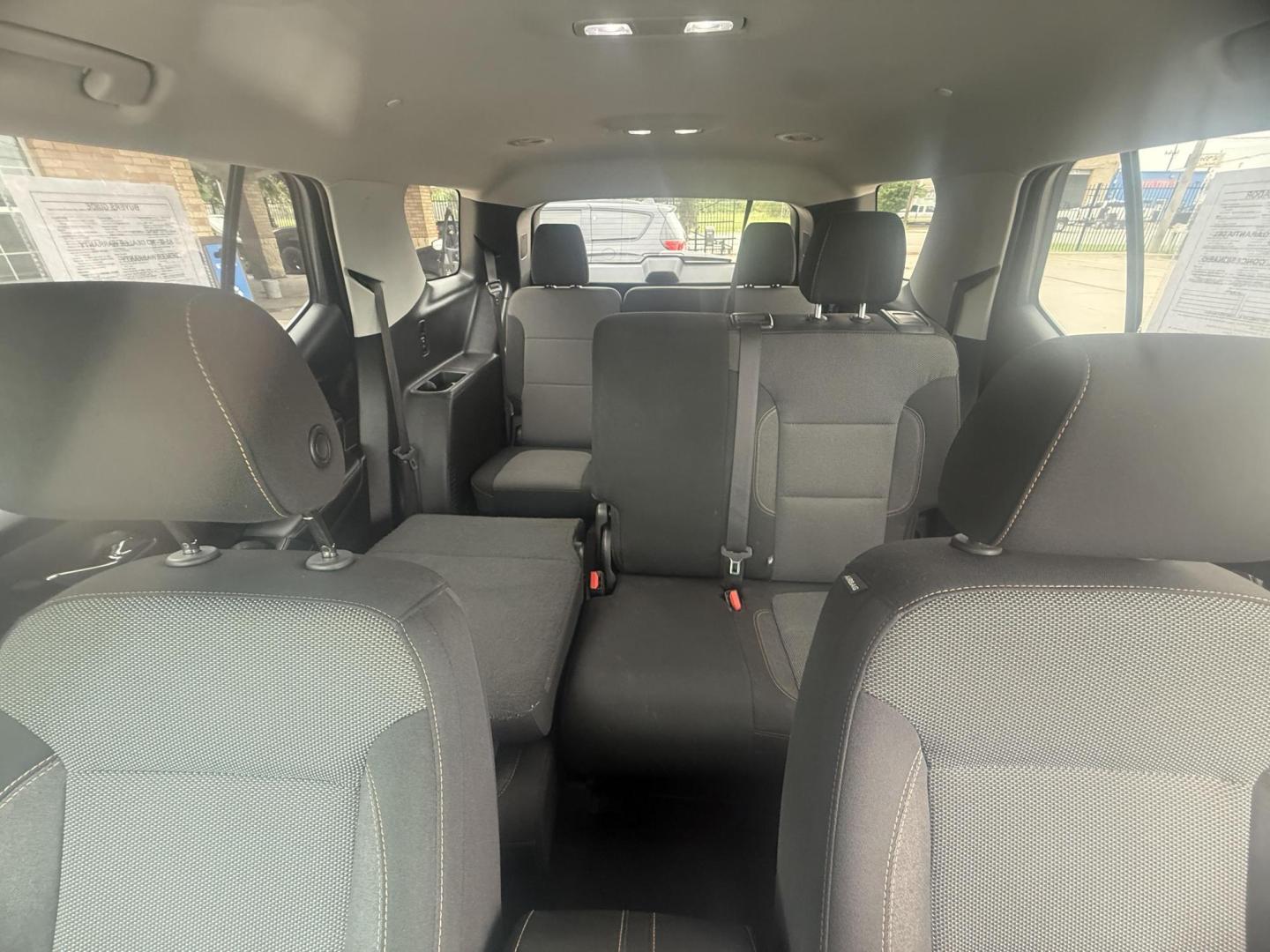 2019 Silver Ice Metallic /Jet Black, premium cloth Chevrolet Traverse 63861 (1GNERFKW5KJ) with an 3.6L V6 DOHC 24V engine, 9-Speed Automatic transmission, located at 2401 E Main St., Grand Prairie, TX, 75050, (972) 262-4440, 32.748981, -96.969643 - Photo#13
