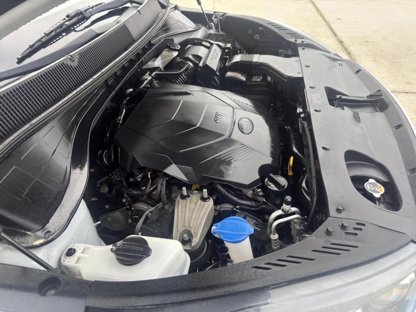 2020 Everlasting Silver /Satin Black, leather Stone Beige, leather Kia Sorento 72484 (5XYPGDA50LG) with an 3.3L V6 DOHC 24V engine, 8-Speed Automatic transmission, located at 2401 E Main St., Grand Prairie, TX, 75050, (972) 262-4440, 32.748981, -96.969643 - Photo#10