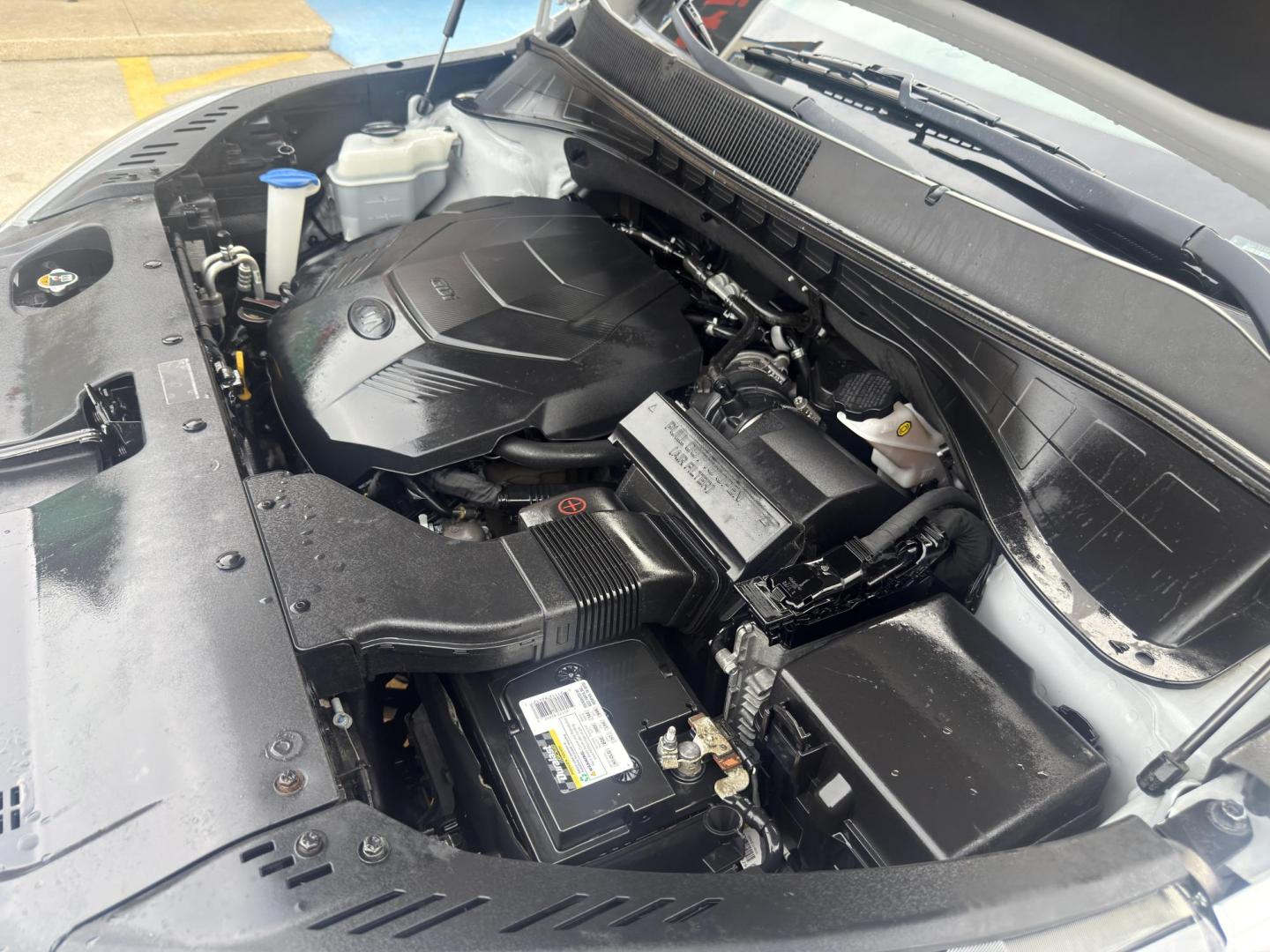 2020 Everlasting Silver /Satin Black, leather Stone Beige, leather Kia Sorento 72484 (5XYPGDA50LG) with an 3.3L V6 DOHC 24V engine, 8-Speed Automatic transmission, located at 2401 E Main St., Grand Prairie, TX, 75050, (972) 262-4440, 32.748981, -96.969643 - Photo#12